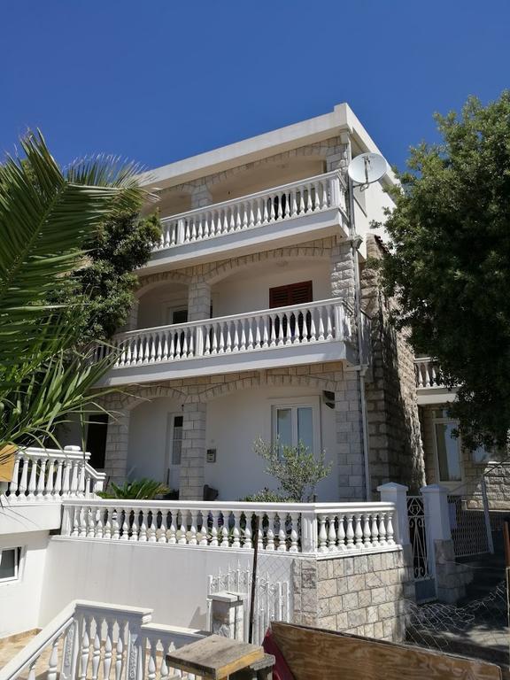 Apartmani Luksic Сутоморе Экстерьер фото